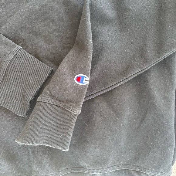 Champion Men's Classic Black Crewneck Sweater - Picture 2 of 4